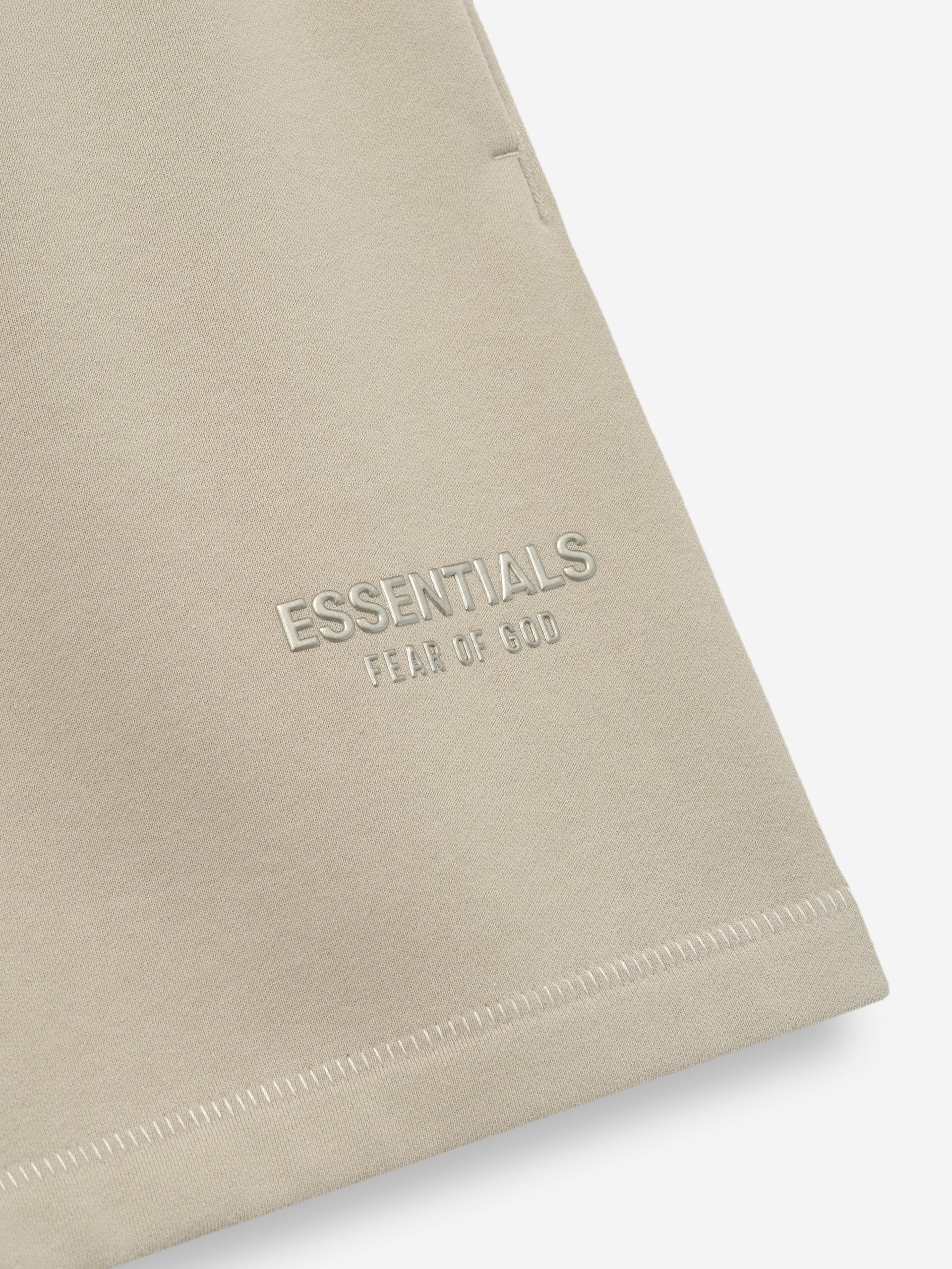 ESSENTIALS CLASSIC SWEATSHORT - Timber