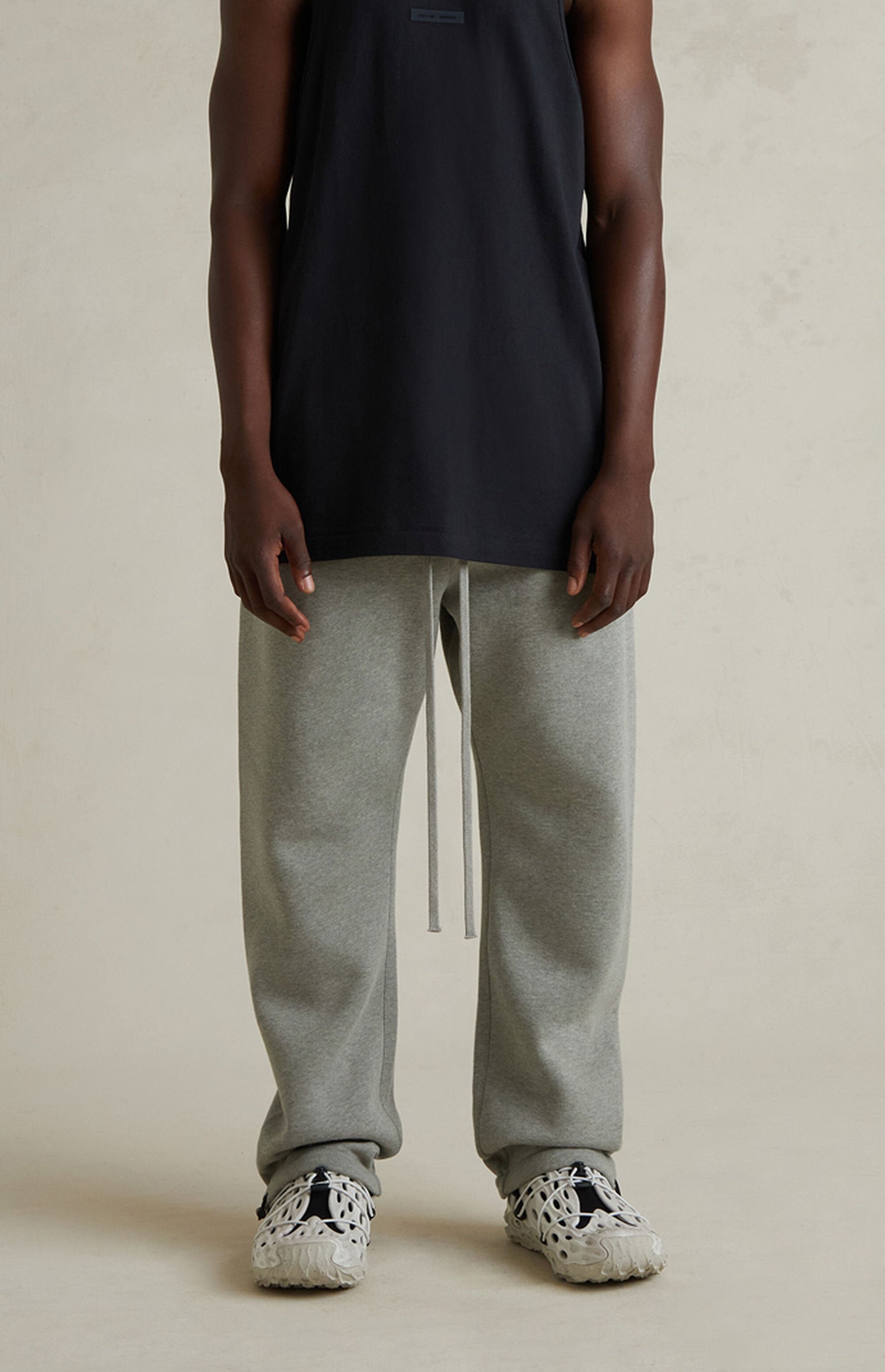 ESSENTIALS RELAXED FLEECE SWEATPANT-CONCRETE HEATHER