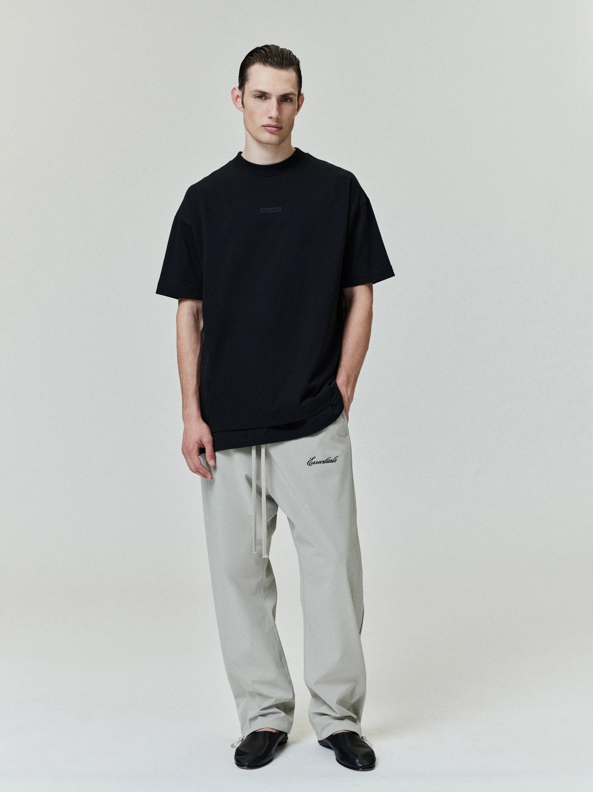 ESSENTIALS CLASSIC FIT TEE - JET BLACK