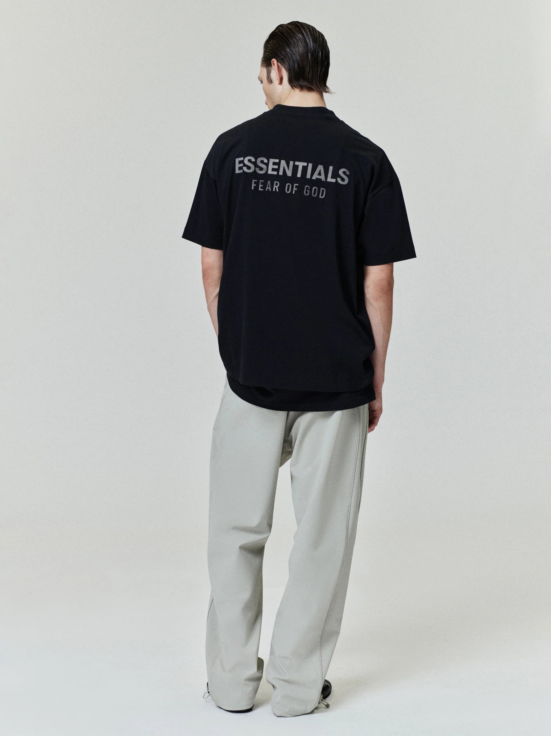 ESSENTIALS CLASSIC FIT TEE - JET BLACK