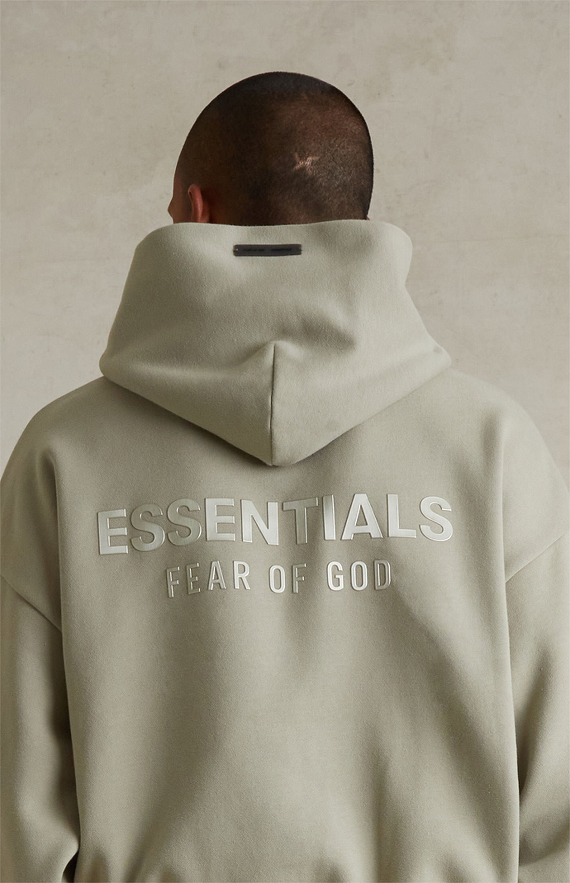 ESSENTIALS CLASSIC FIT FLEECE HOODIE - ABBEY STONE